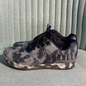 NoBull women’s trainer size 7